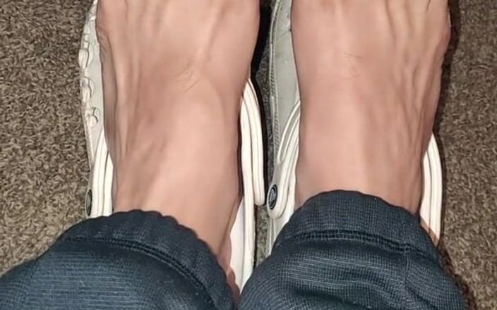 Z twink: Boy Feet Wanting a Sucking