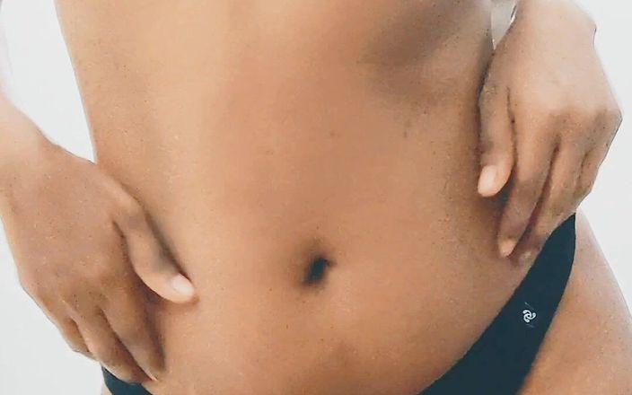 Sexy Indian Ritu: Esego nuda da sola in cam