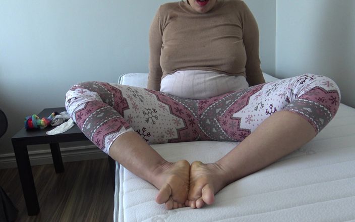 Souzan Halabi: Worship my feet and soles