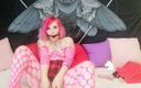 Yukionna: Chica de pelo rosa en su primer video