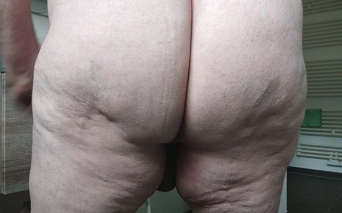 Karlchengeil: my open ass closeup