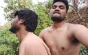 Desi King Gaju: 两个自行车技师在路边和即将来临的森林中停留，操美丽的小男孩。