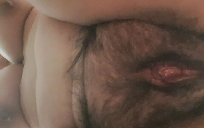 Mommy big hairy pussy: Redigera mamma närbild badrumsrengöring