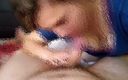 Nick and Eva homemade milf video: Špinavá milfka Eva dává hluboké kouření a líbí se to!
