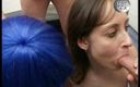 Horny Two really wet MILFs: Jóvenes zorras chupando grupo de pollas y follando agujeros de...