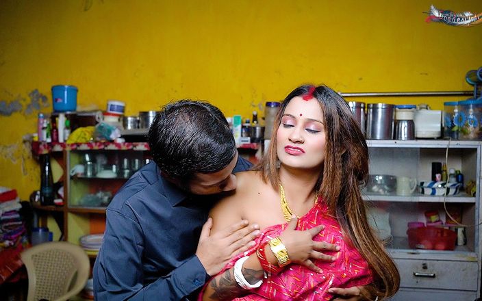 Desi Bold Movies: Desi Mallu Bhabhi hardcore šukání se svým debarem v kuchyni celý...