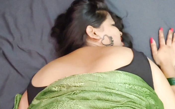 Sexykajalbhabhi: Nhìn thấy con cu cương cứng, nước bắt đầu chảy ra...