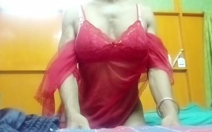 Reshma crossy: Il travestito indiano reshma fa sesso da solo in hotel