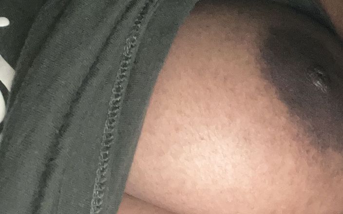 Juicy pussy with huge boobs: Meine riesigen schwarzen nippelmöpse