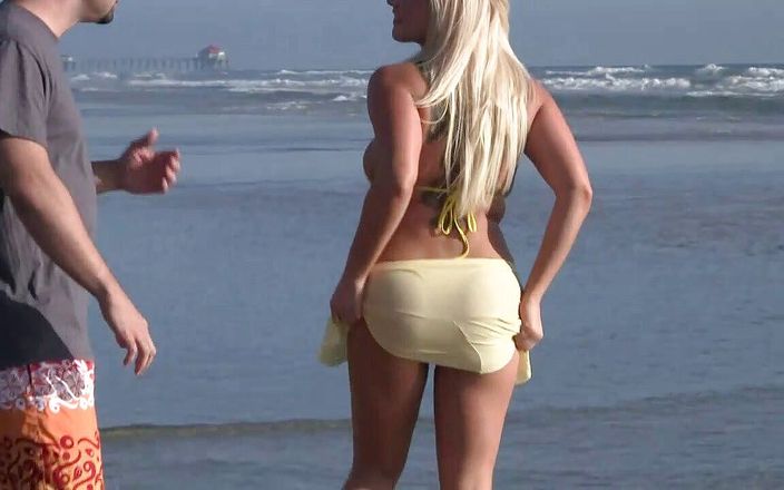Big Tits World: Bystig sexig otrolig blondin tar en stor kuk inuti sin...