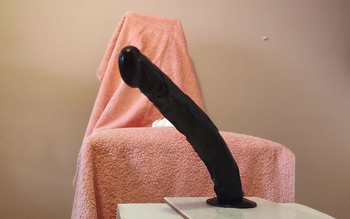 Dildo house: Зяюча моя велика дупа двома величезними ділдо