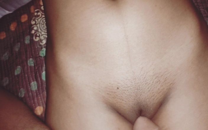Cutiee Desi: Indische maagdelijke meisjesseks - zeer strakke kut