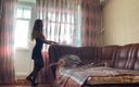Pantyhose me porn videos: Amy dokucza w czarnej sukience mini i rajstopach