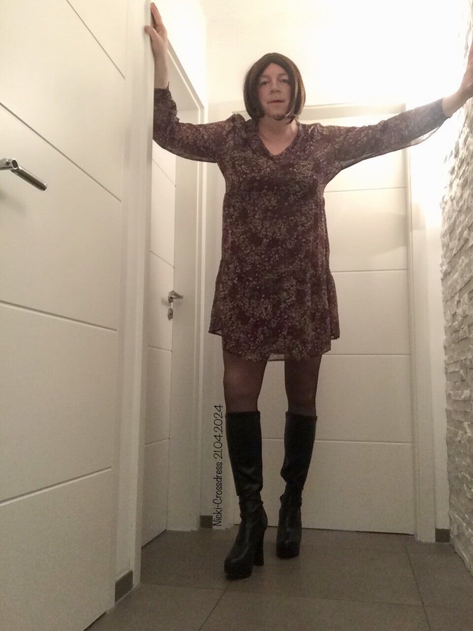 Nicki-Crossdress sexy Summer-Dress, Pantyhose & Boots