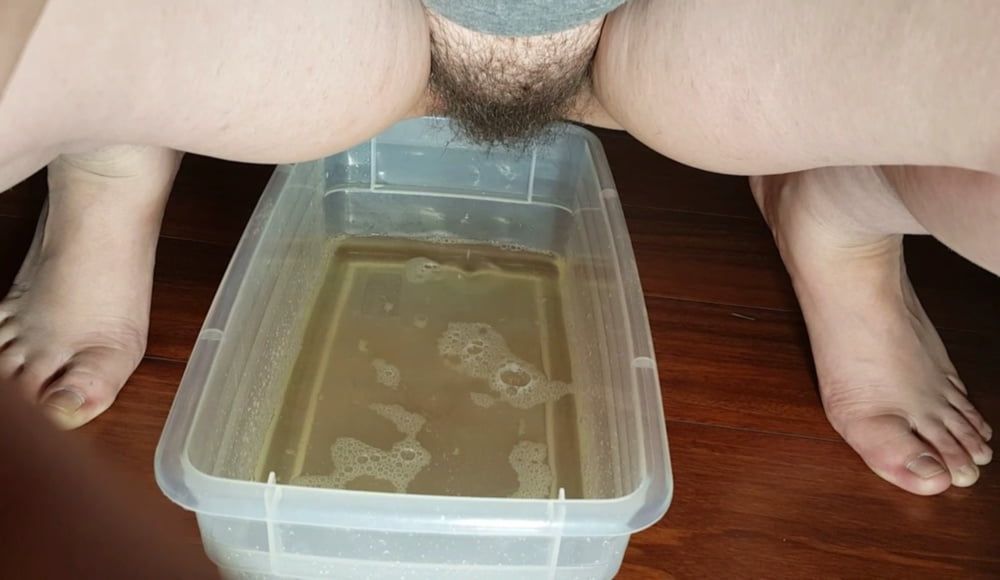 Pissing Big Bush Pussy