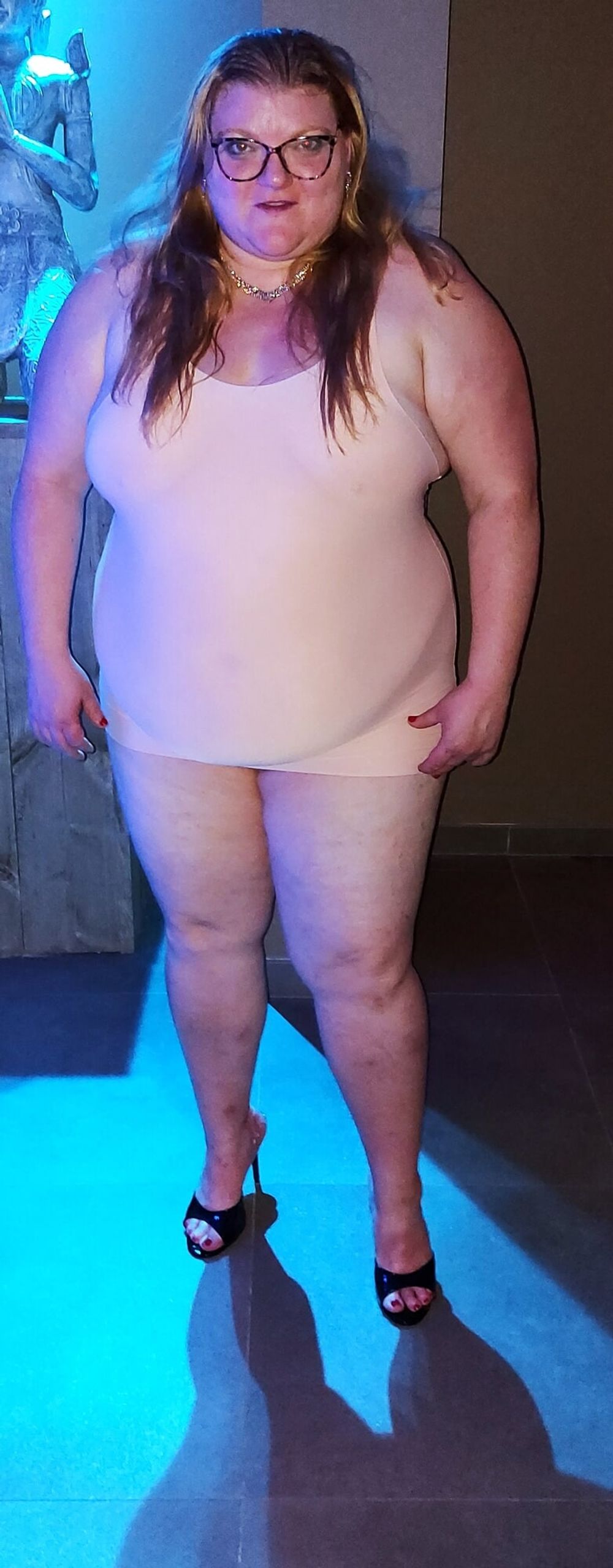 BBW Wife Miss Lizz naughty at the Spa