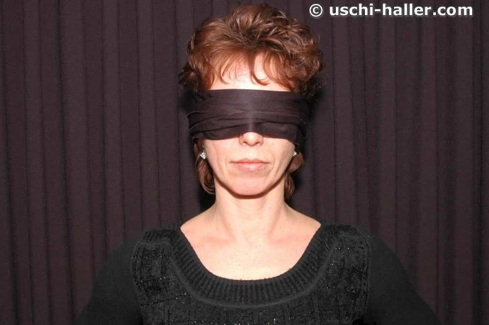 Photo shoot with the submissive MILF Angie blindfolded