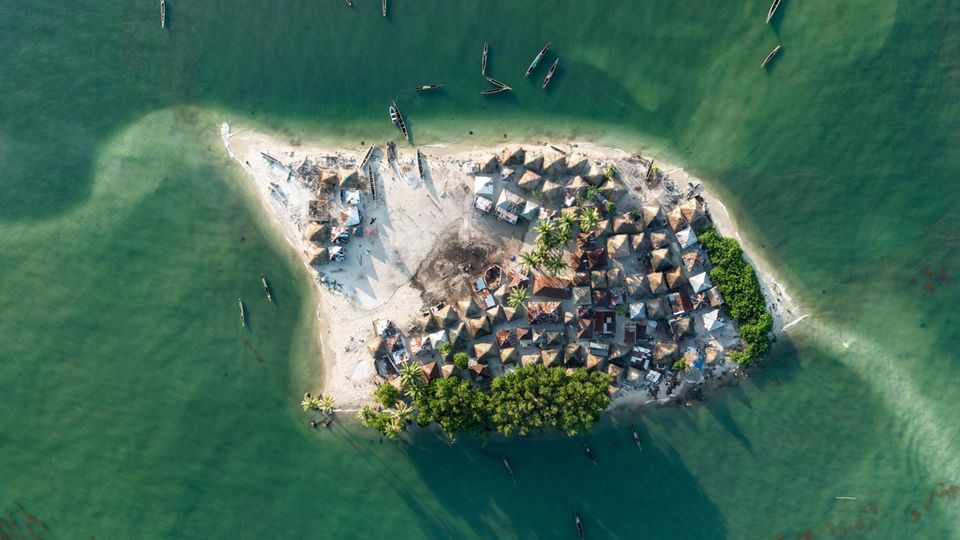 Aufnahme der Insel Nyangai aus der Vogelperspektive