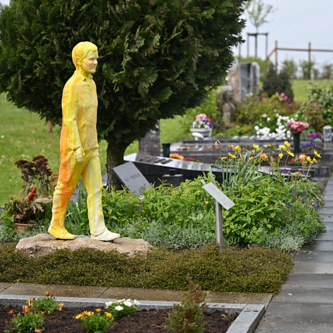 Urteil: Gericht verbietet orangefarbenes Grabmal auf Friedhof