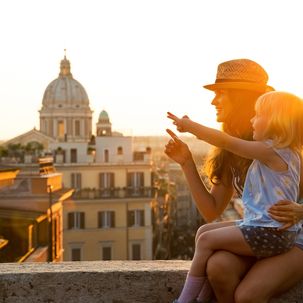 Mutter und Tochter in Rom