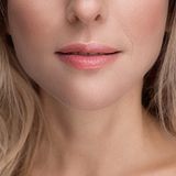 Für Frauen ab 50: Neuer Trend-Lippenstift mit Verjüngungseffekt