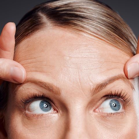 Frauen ab 50: Diese Augebrauenform schummelt uns Jahre jünger