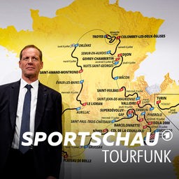 Tourdiektor Christian Prudhomme vor der Streckenkarte der Tour de France 2024