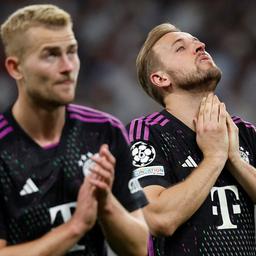 Frustrierte Bayern-Spieler Matthijs de Ligt (l.), Harry Kane
