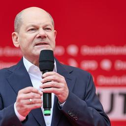 Bundeskanzler Olaf Scholz spricht zum SPD-Wahlkampfautakt auf dem Hamburger Fischmarkt.