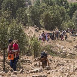 Flüchtende Jesiden aus dem Irak auf dem Weg in die Türkei (Archivbild vom 20.08.2014).
