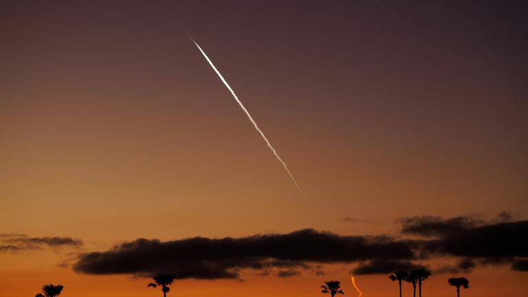 Der Start einer SpaceX Falcon 9-Rakete mit 22 Starlink-Satelliten