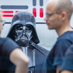 Archivbild: Erste Besuchergruppen bei einer Star Wars Fanausstellung 2019. (Quelle: picture alliance/dpa/dpa-Zentralbild | Jens Büttner)