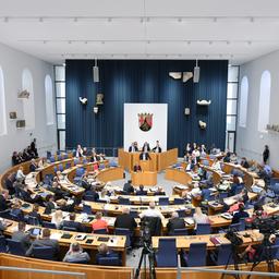 Sitzung des Landtags von Rheinland-Pfalz in den Ausweichräumlichkeigen während des Landtagsumbaus