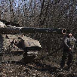 Ein Soldat der 17. ukrainischen Panzerbrigade nahe der Stadt Tschassiw Jar im Februar 2024.