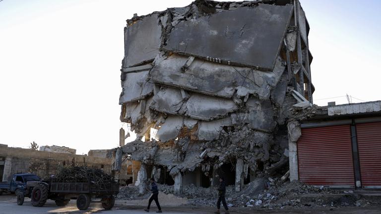 Ein Haus in der Provinz Idlib, das vor einem Jahr beim Erdbeben zerstört wurde.