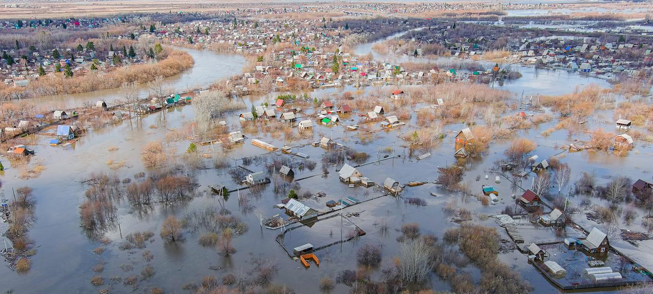 Luftaufnahme eines bewohnten betroffenen Gebiets, das vom Hochwasser betroffen ist (Aufnahme: 17.04.2024)