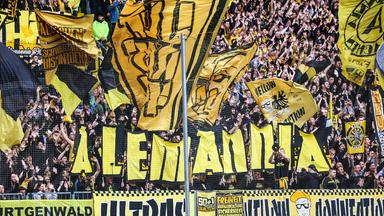 Fans von Alemannia Aachen bei einem Heimspiel auf dem Tivoli.