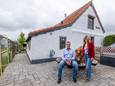 Feike en Marcia Oosterhof verkopen hun vrijstaande woning aan de Maasdijk in ’s-Gravenzande.