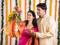 ​Gudi Padwa: Madhuri Dixit Wow In Marathi Mulgi Get-Up, Deshmukhs Decorate ‘Gudi’​:Image