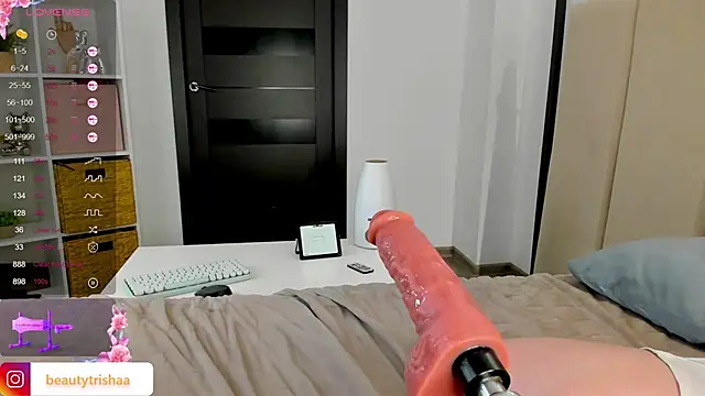 BootyTrisha's Live Webcam Show