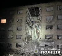 Армія рф вночі атакувала ракетами Селидове на Донеччині: пошкоджені багатоквартирні будинки, підприємства та заклад освіти
