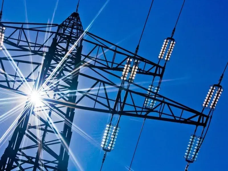 Енергетики сьогодні залучили аварійну допомогу з трьох країн, українців просять економити електрику