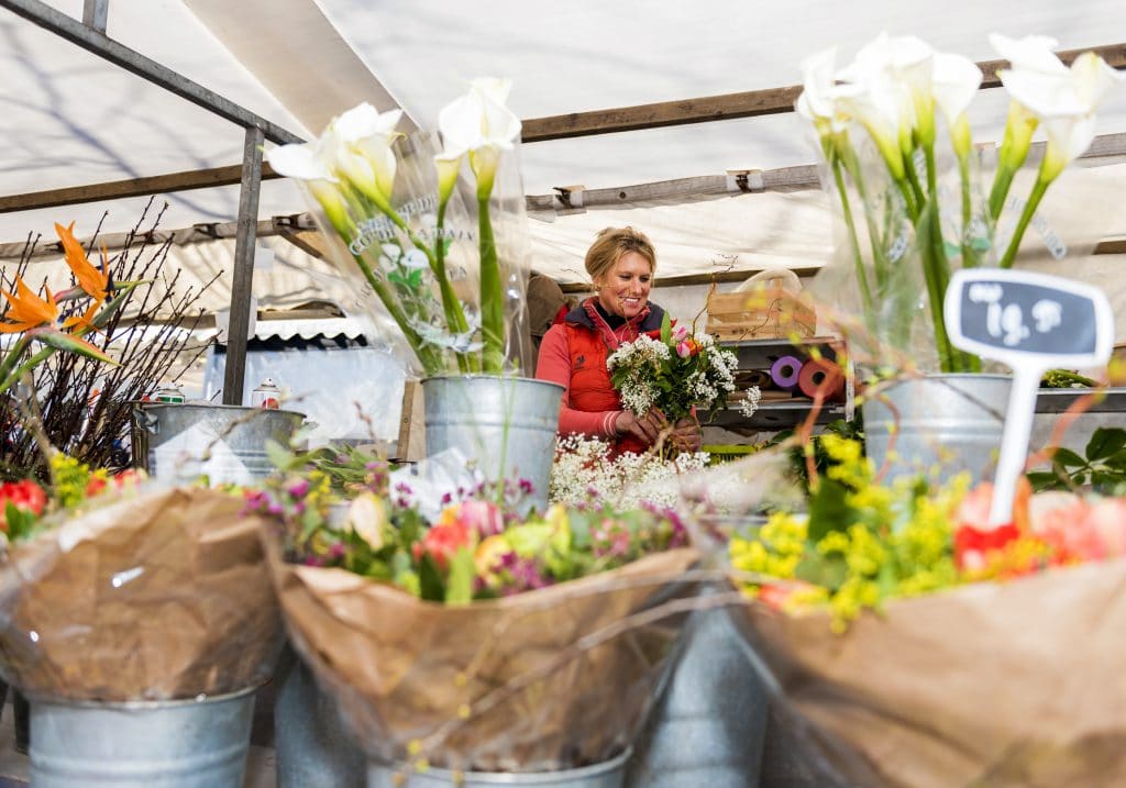Weekmarkt markt winkelen bloemen Statenplein Sarisgang Dordrecht