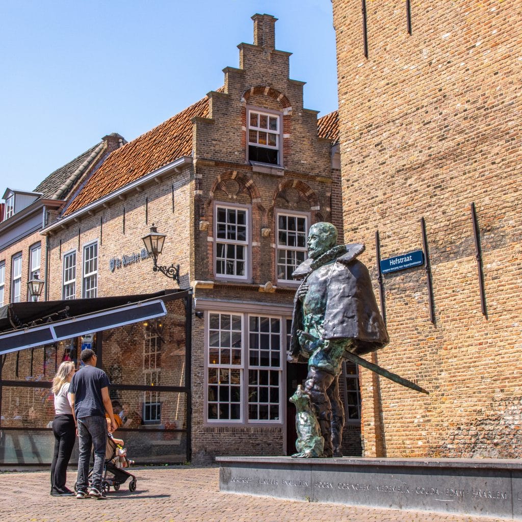 Standbeeld Willem van Oranje lente wandelen Hofstraat Klander Muelen Dordrecht