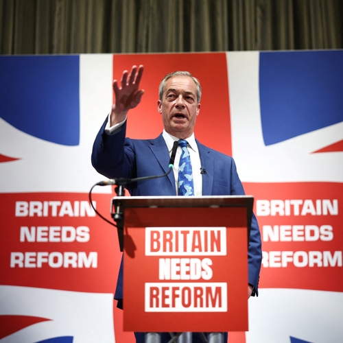 Nigel Farage neemt leiderschap extreemrechts Reform UK over en mikt op parlementszetel