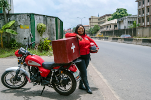 Wie eine Frau mit Motorrädern, Blutbanken und Google Maps Leben rettet