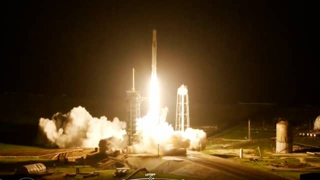 SpaceX lanceert raket voor eerste ruimtewandeling door burger