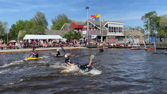 Nederlands kanopoloteam beukt zich naar winst internationaal toernooi