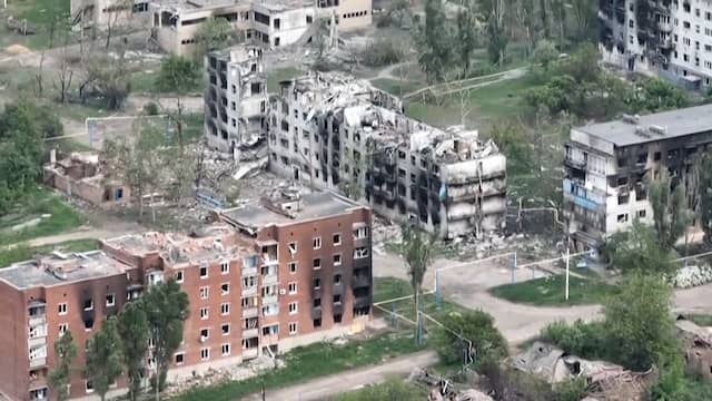 Luchtbeelden tonen verwoesting in Oost-Oekraïens dorp