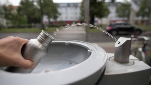 Recht auf Wasserspender